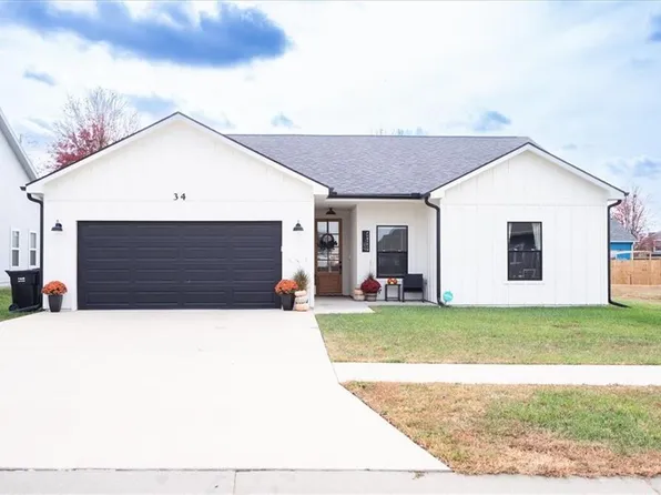 34 Westwood Cir, Ottawa, KS 66067