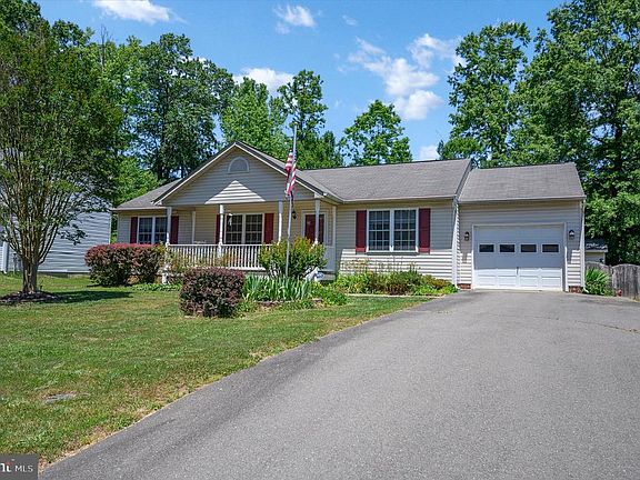 Attached 1 car garage