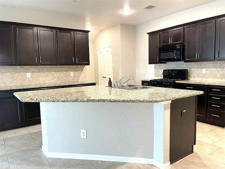 29127 Innes Park Pl — Photo 2