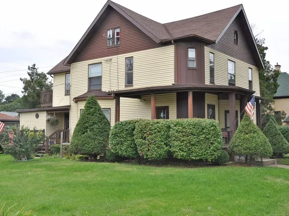 212 S Wooster Ave APT 3, Strasburg, OH 44680