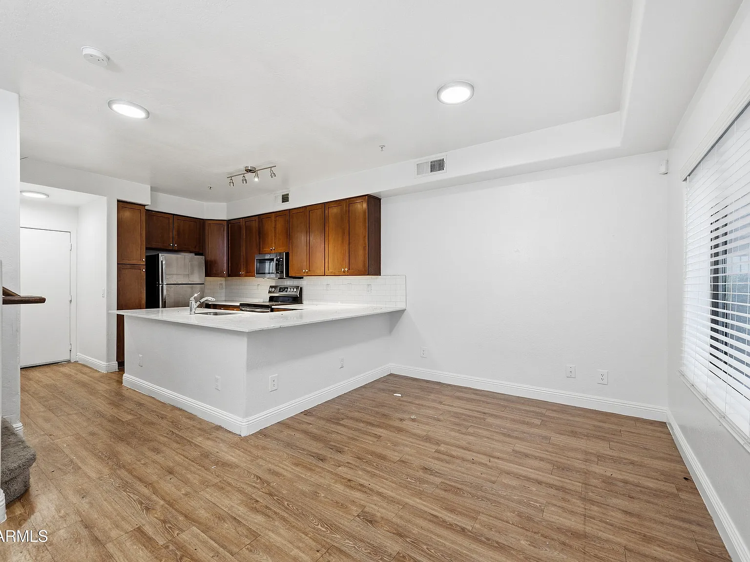 2 bed, 2.5 bath, 1223 sqft, $1,499 — Photo 2