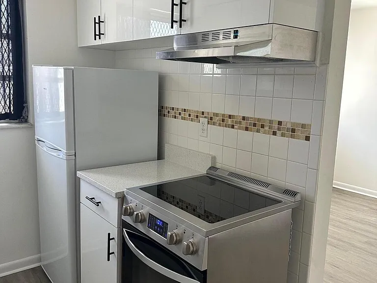 932 S B St #3 — Photo 5