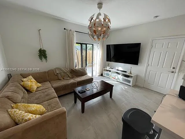 1524 SW 28th St #1524 — Photo 8