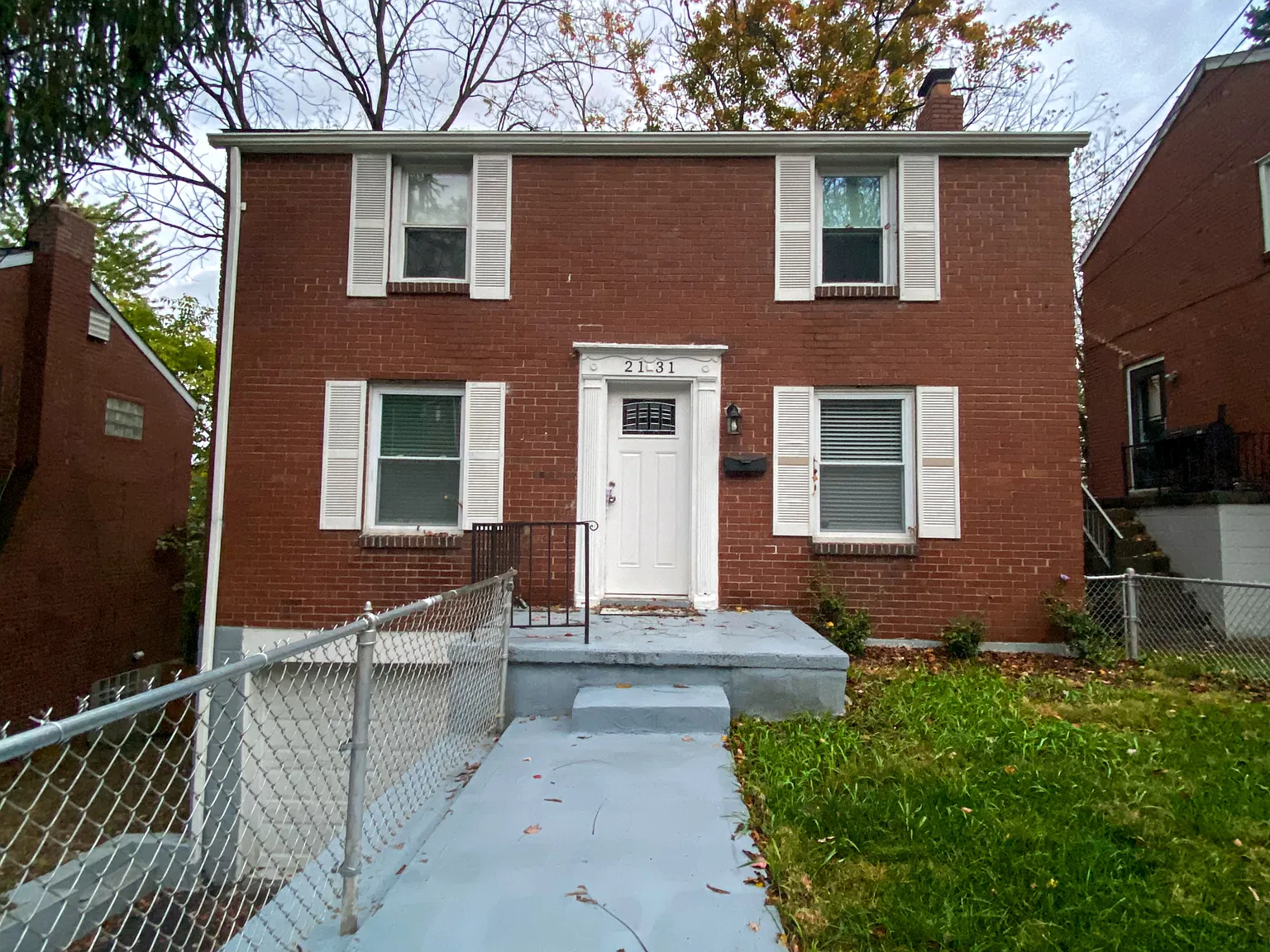 3 bed, 1.5 bath, 1092 sqft, $1,500 — Photo 1