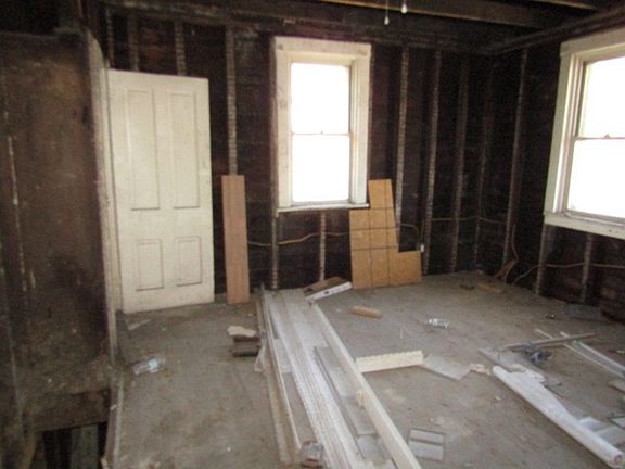 4th image of 2125 Jonquil Way
