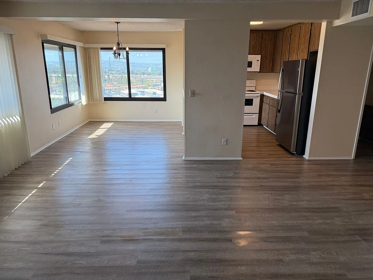 Building Photo - 3831 Nipoma Pl