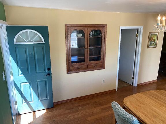 Dining Room China Cabinet built in