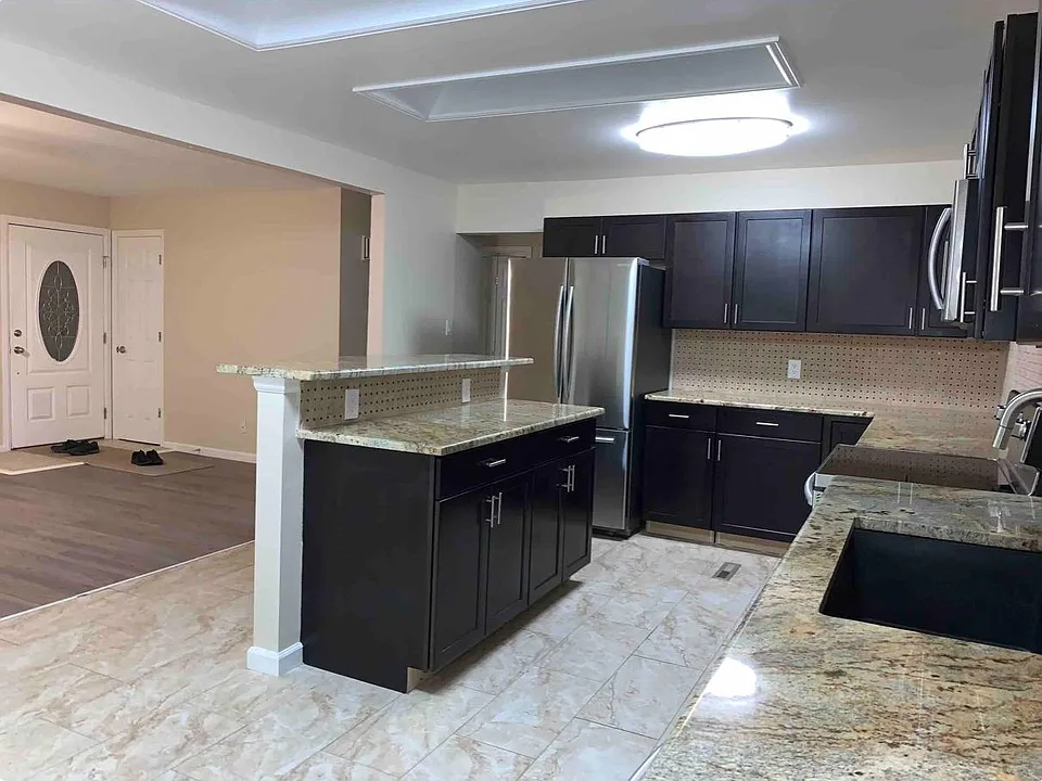 W 13th Pl