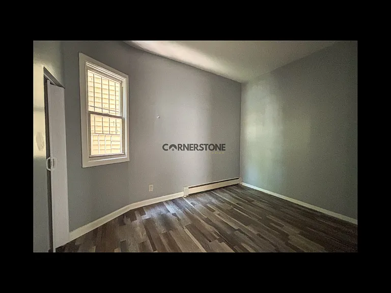 136 Godwin Ave — Photo 5