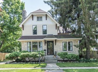 121 Oakland Ave, Village Of Mukwonago, WI 53149