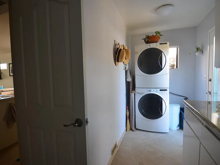242 Alta Ave — Photo 9