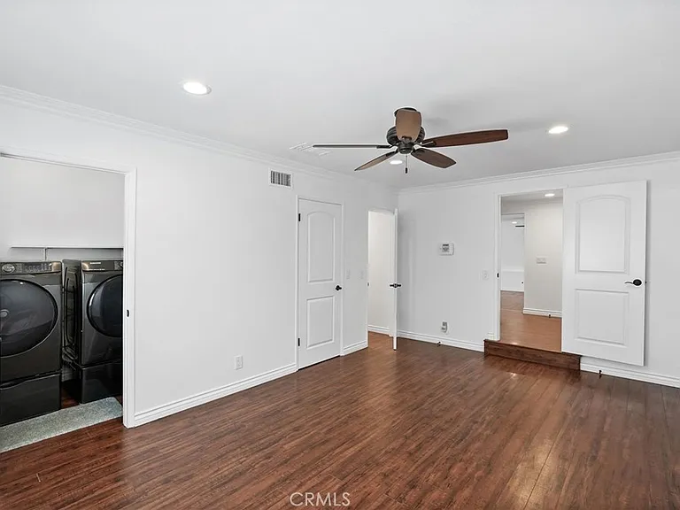 10811 Des Moines Ave — Photo 22