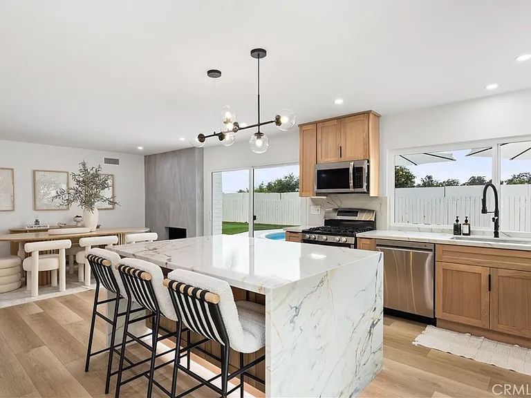 24091 Marathon St — Photo 11