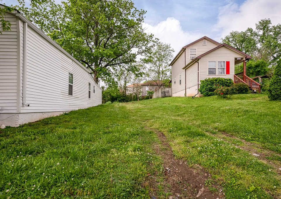 2nd image of 1792 Mellwood Ave