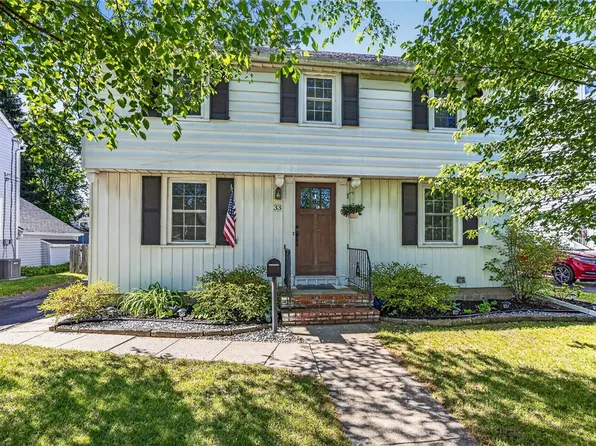 33 Coolidge Rd, Irondequoit, NY 14622