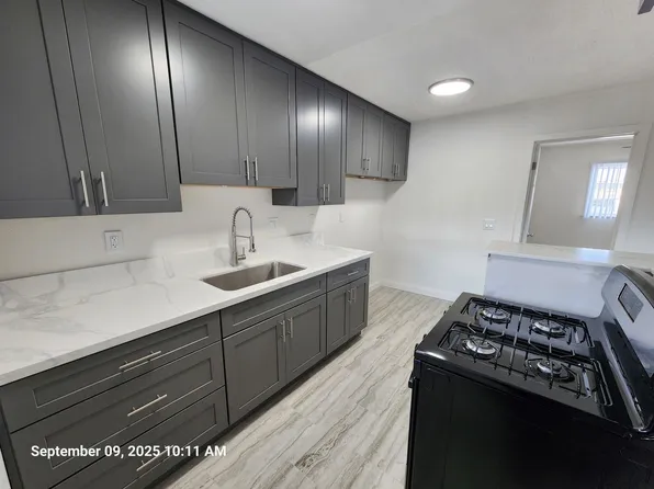 113-115A, 113-115 S Halladay St #115-06, Santa Ana, CA 92701