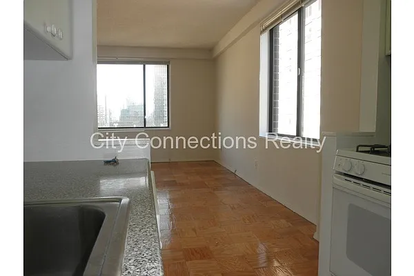 Rented by City Connections Realty | media 3