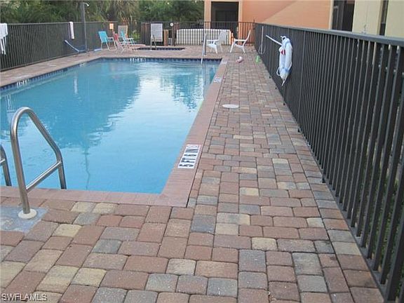5th image of 5007 SW 16th Pl APT 109
