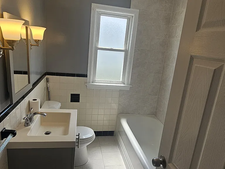 427 Charles St #2 — Photo 12