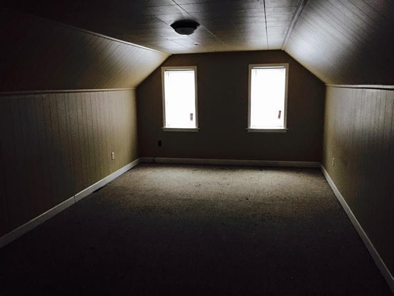 2nd image of 134 W 49th Ave