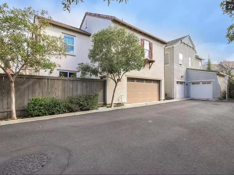 92 Talmont Cir — Photo 23