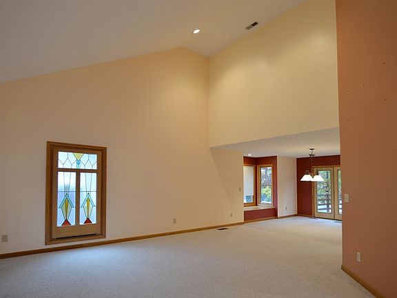 5th image of 7511 Jana Ln