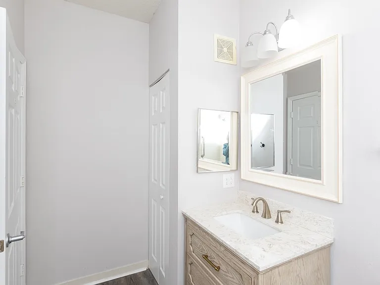 24100 Harbour Vista Cir — Photo 13