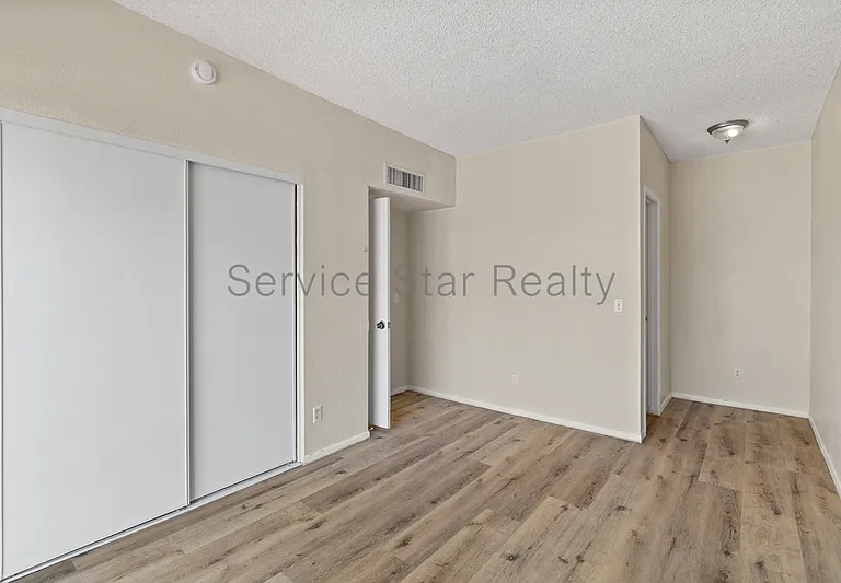 2807 E Le Marche Ave #203 — Photo 12