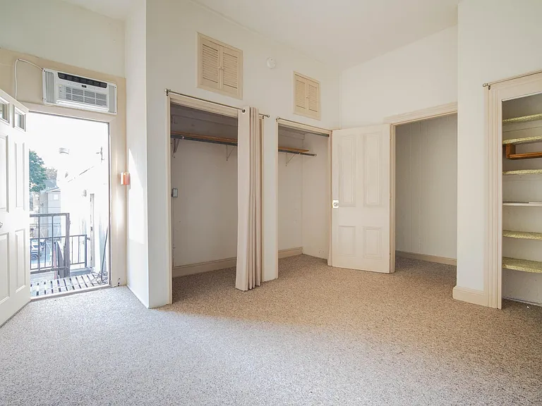126 W Market St #4 — Photo 13