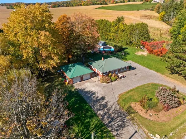 1822 Spragues Rd, North Dumfries, ON N1R 5S5