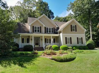 48 Turtle Point Ln, Hartfield, VA 23071