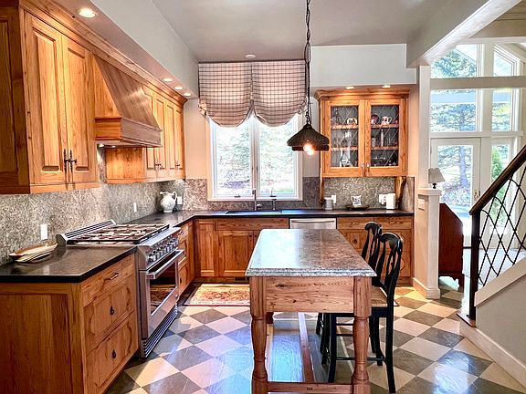 5th image of 110 Galena Ct
