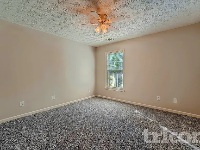 3433 Palm Cir NW — Photo 17