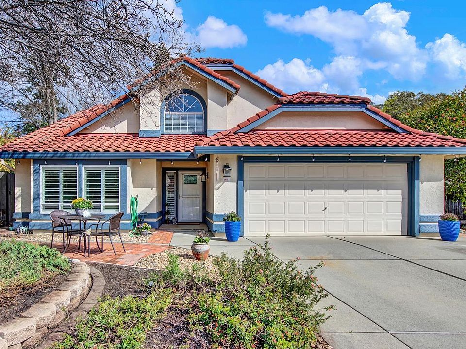 1st image of 184 Pepperell Court