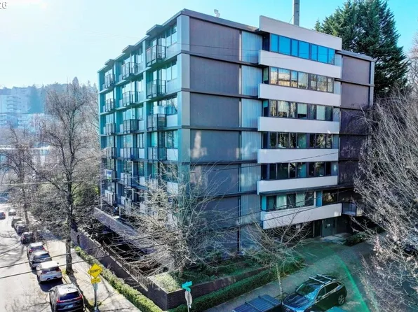 2020 SW Main St Unit 402, Portland, OR 97205