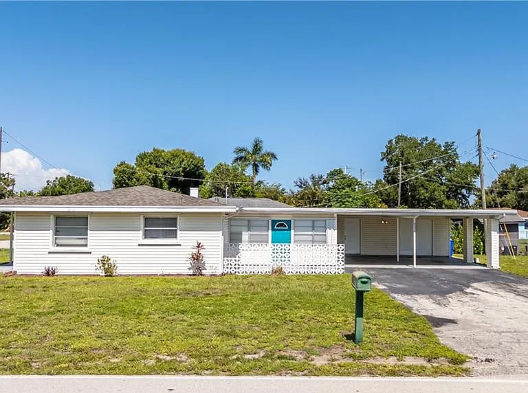 4220 Deleon St — Photo 32