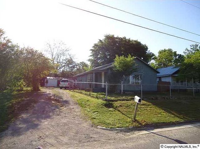 1st image of 142 Saratoga St