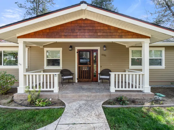 696 Liberty St, Ashland, OR 97520