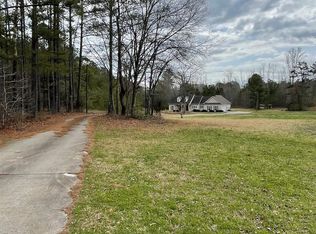 548 Davis Rd, Fayetteville, GA 30215