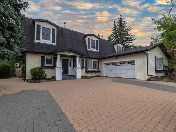 63 Fairway Dr NW, Edmonton, AB T6J 2C2