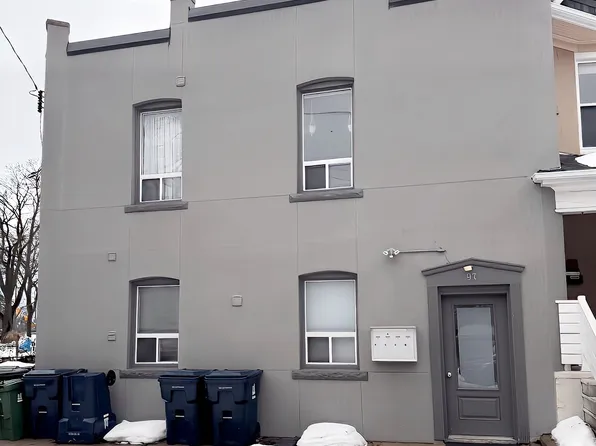 97 Connolly St #4, Toronto, ON M6N 1E7