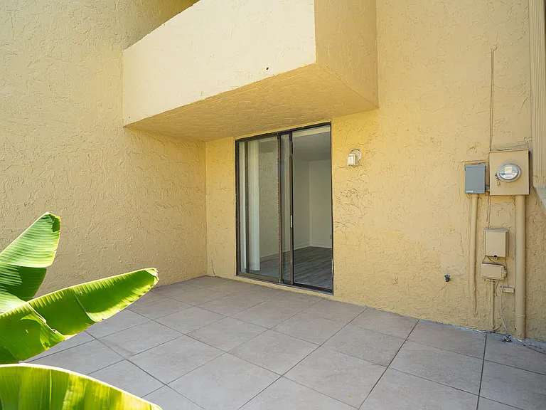 769 SE 1st Way — Photo 9