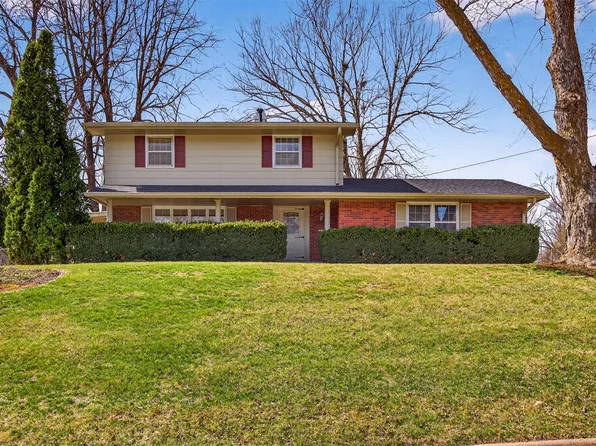 2012 66th St, Windsor Heights, IA 50324