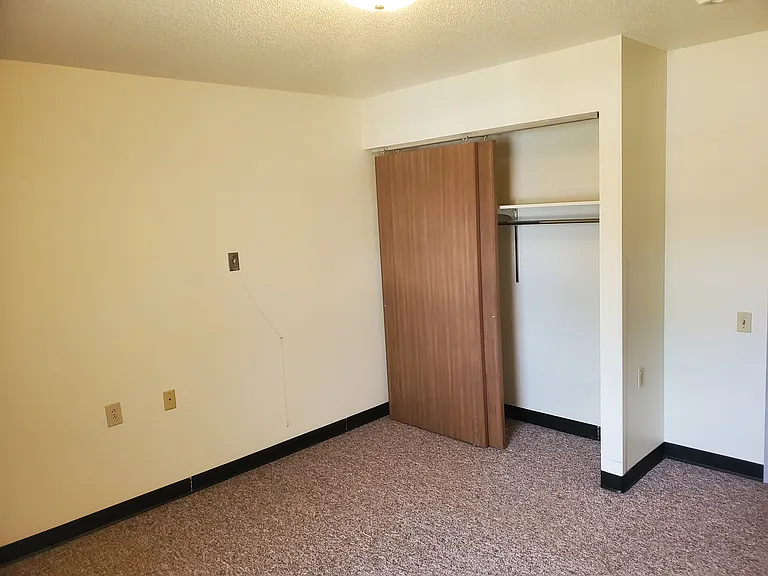 Parkview Apartments — Photo 7