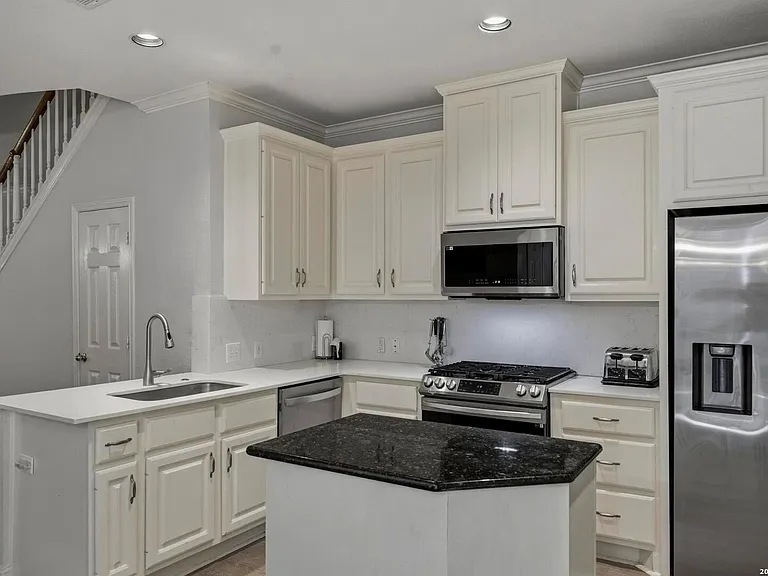 145 Elizabeth Rd — Photo 16