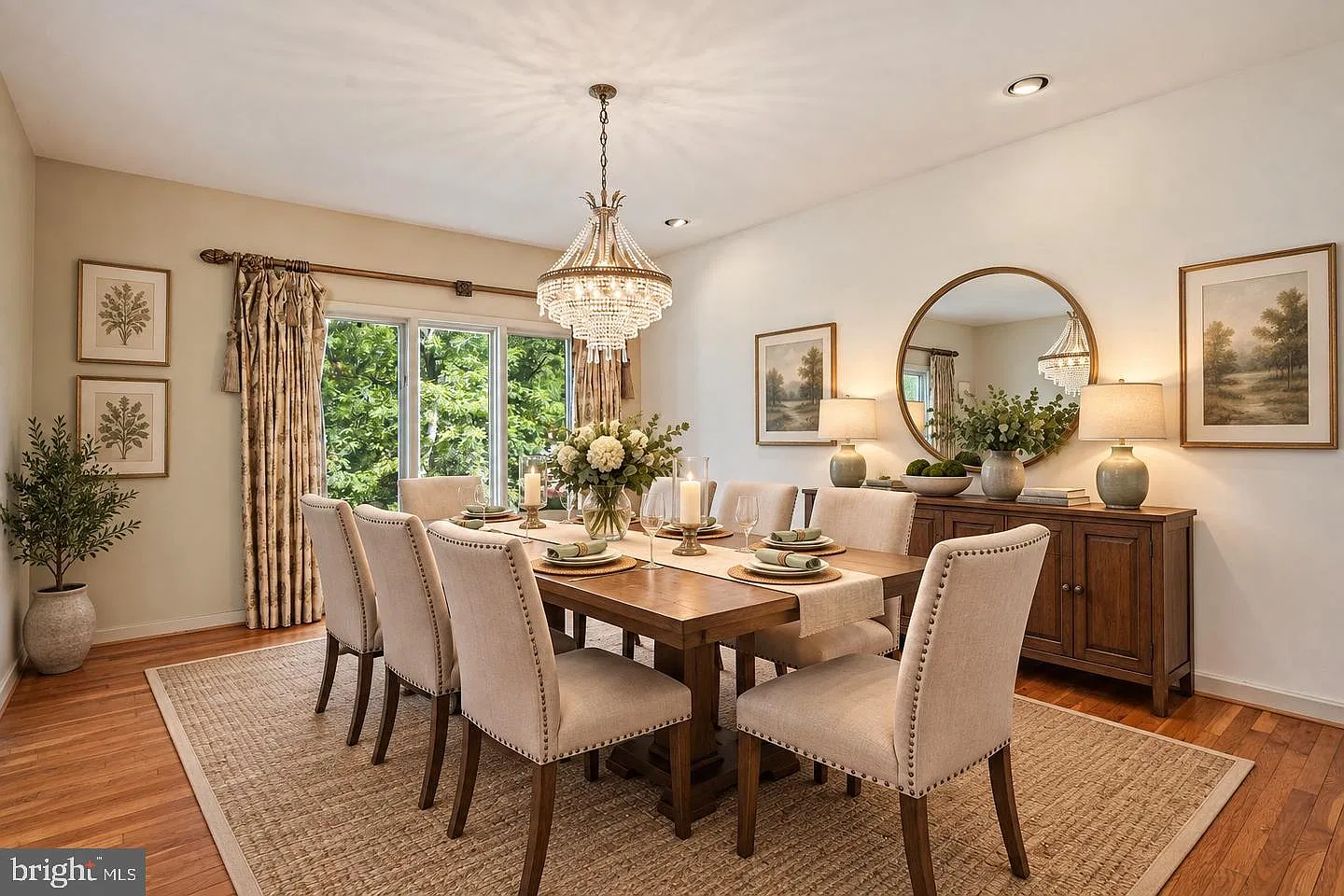 6 bed, 6.0 bath, 5335 sqft, $8,000 — Photo 4