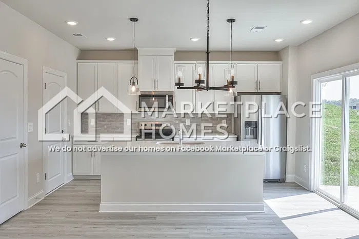 3 bed, 2.5 bath, 1528 sqft, $2,595 — Photo 4