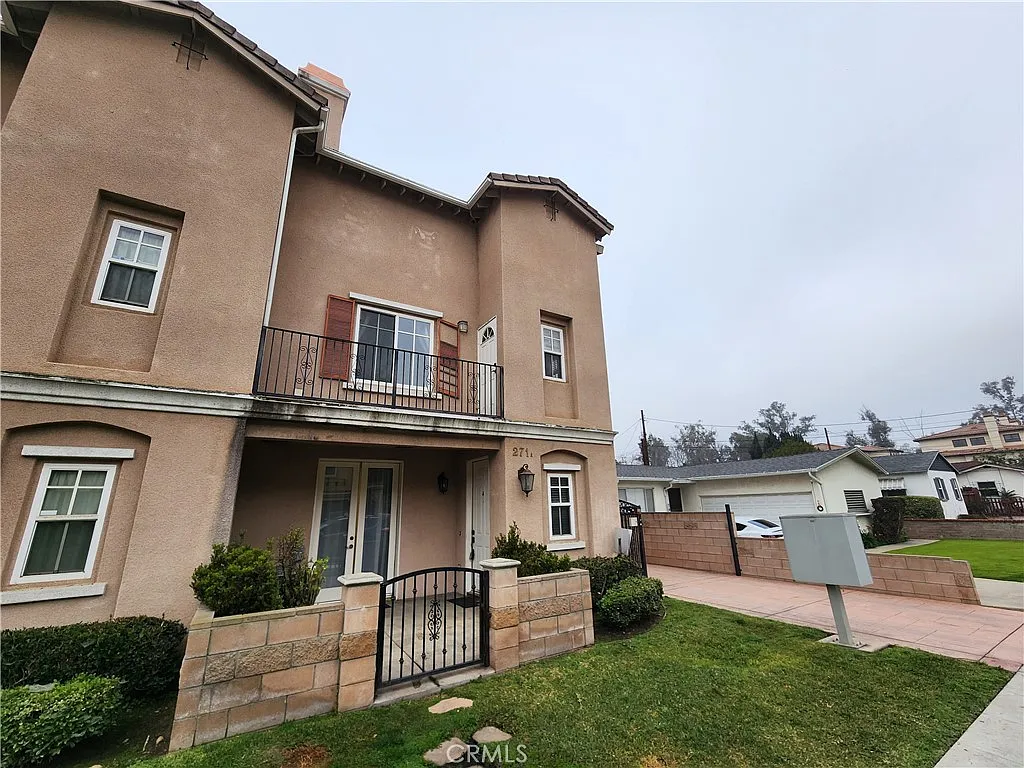 4 bed, 1810 sqft, $3,900 — Photo 1