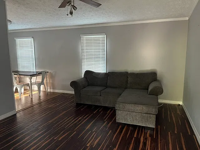 3 bed, 1906 sqft, $1,450 — Photo 4