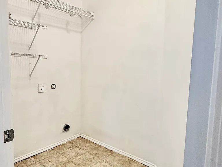 816 Cheryl St #1 — Photo 27